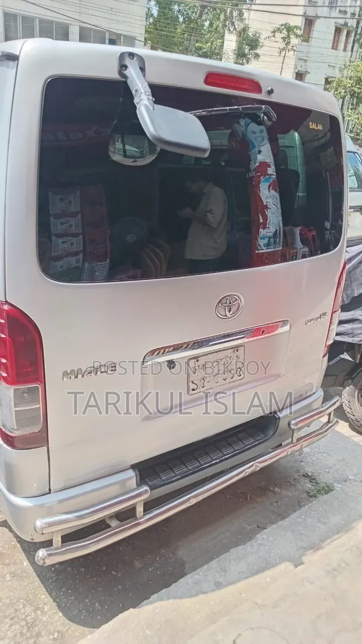Toyota Grand HiAce 2002 Pearl