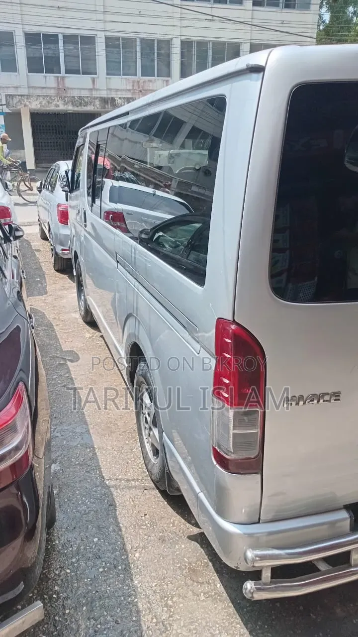 Toyota Grand HiAce 2002 Pearl