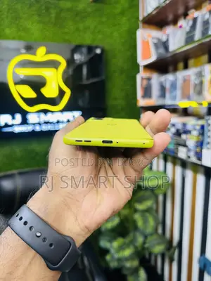 Motorola Moto G85 128 GB Yellow