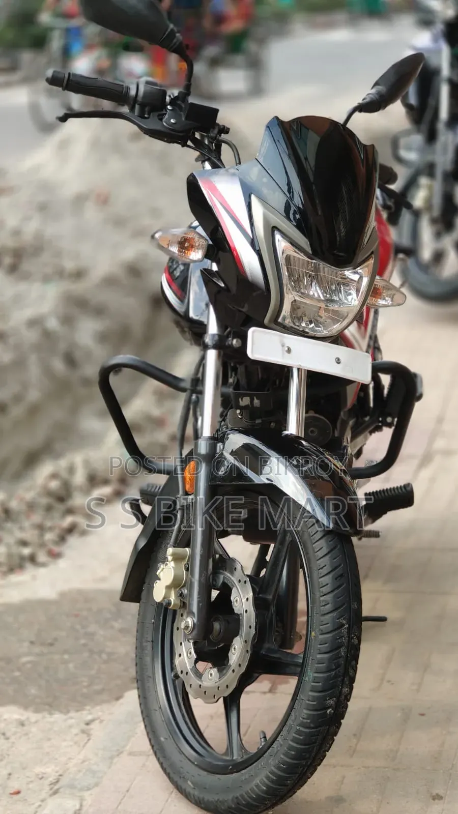 টিভিএস মেট্রো প্লাস ২০২৪ কালো