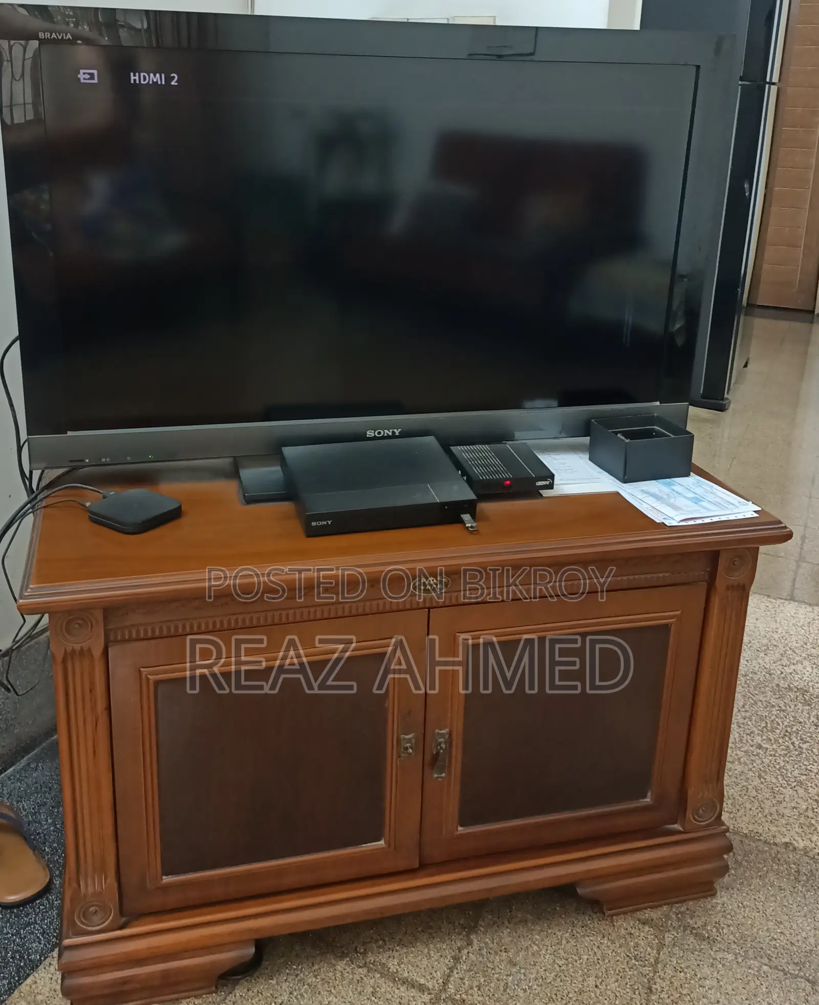 Sony Bravia 39 Inches With TV Stand