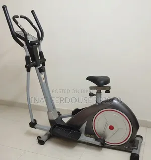 ক্রস ট্রেইনার এক্সারসাইজ সাইকেল