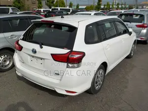 Toyota Corolla Fielder 1.5 Hybrid FWD 2021 White