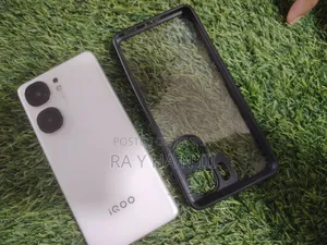 আইকিউও ২৫৬ জিবি হোয়াইট