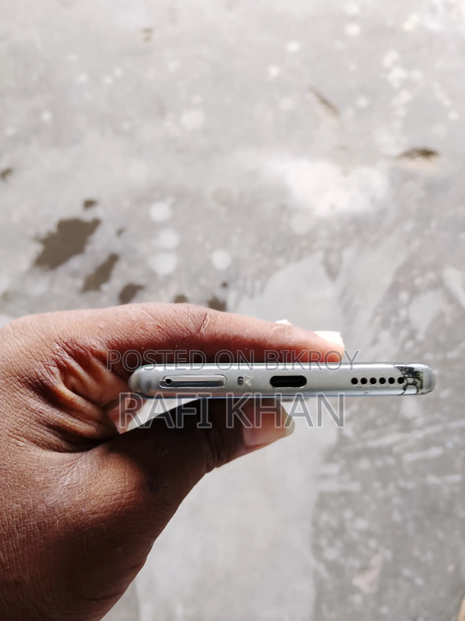 টেকনো ক্যামন ৪০ প্রো ৪জি ২৫৬ জিবি সাদা