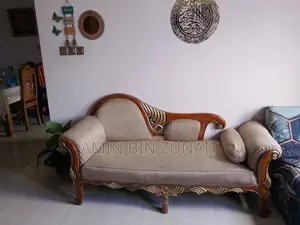Divan for Sale. Used for 4 Years. Divan Er Middle Ektu Bhanga.