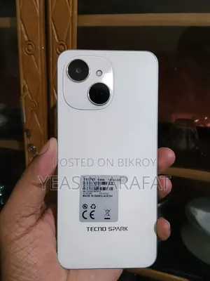 টেকনো স্পার্ক ৪০সি ১২৮ জিবি সাদা
