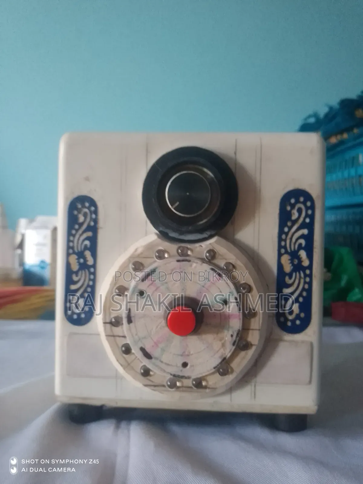 A bluetooth speaker will be sold.