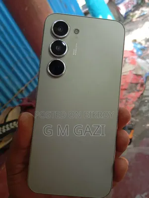 নতুন টেকনো স্পার্ক ৪০ প্রো ১২৮ জিবি গোল্ড