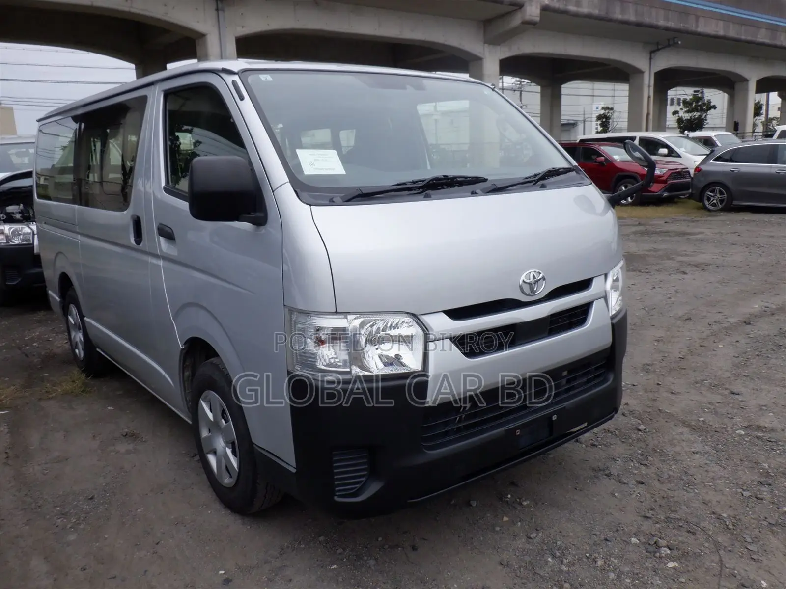 Toyota HiAce 2021 Silver