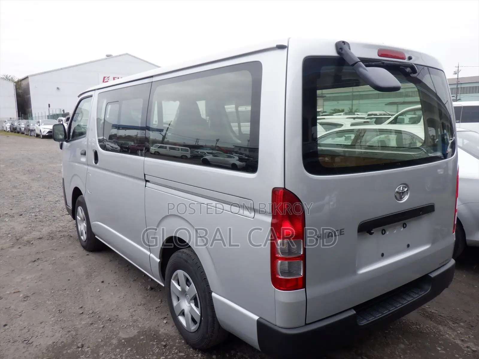 Toyota HiAce 2021 Silver