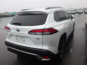 টয়োটা করোল্লা ক্রস ১.৮ হাইব্রিড এফডব্লিউডি ২০২২ পার্ল
