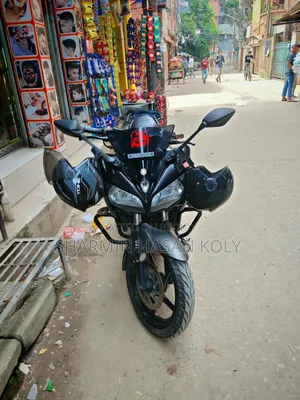 ইয়ামাহা ফাজার ভি২ ২০২০ কালো