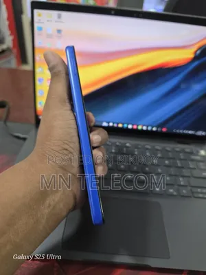মোটোলোরো ১২৮ জিবি নীল