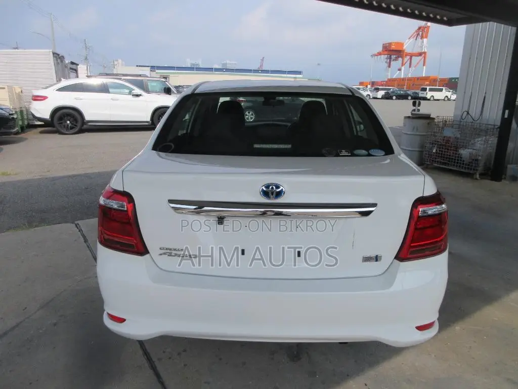 Toyota Axio 2021 White