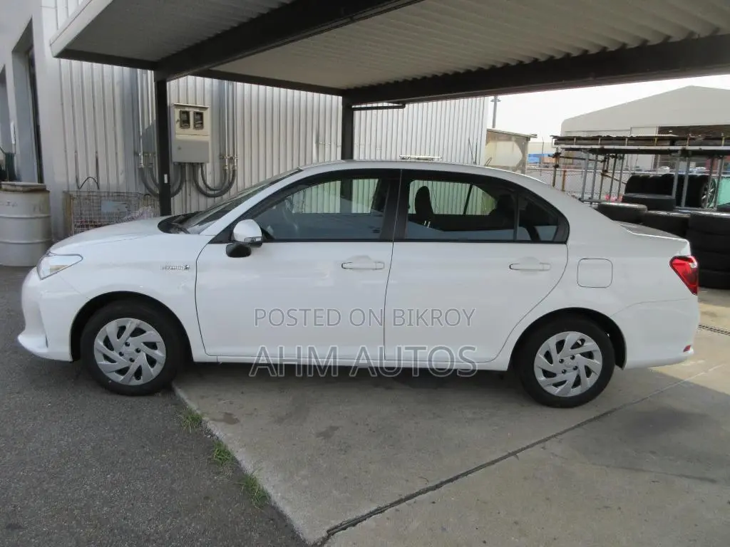 Toyota Axio 2021 White