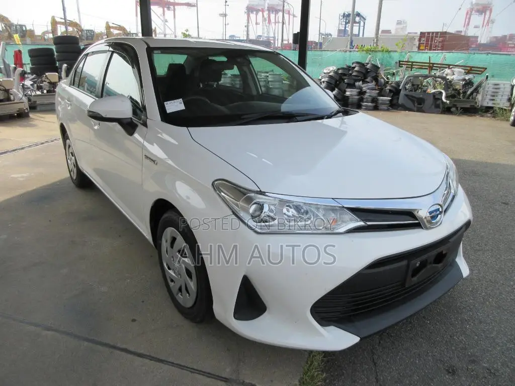 Toyota Axio 2021 White