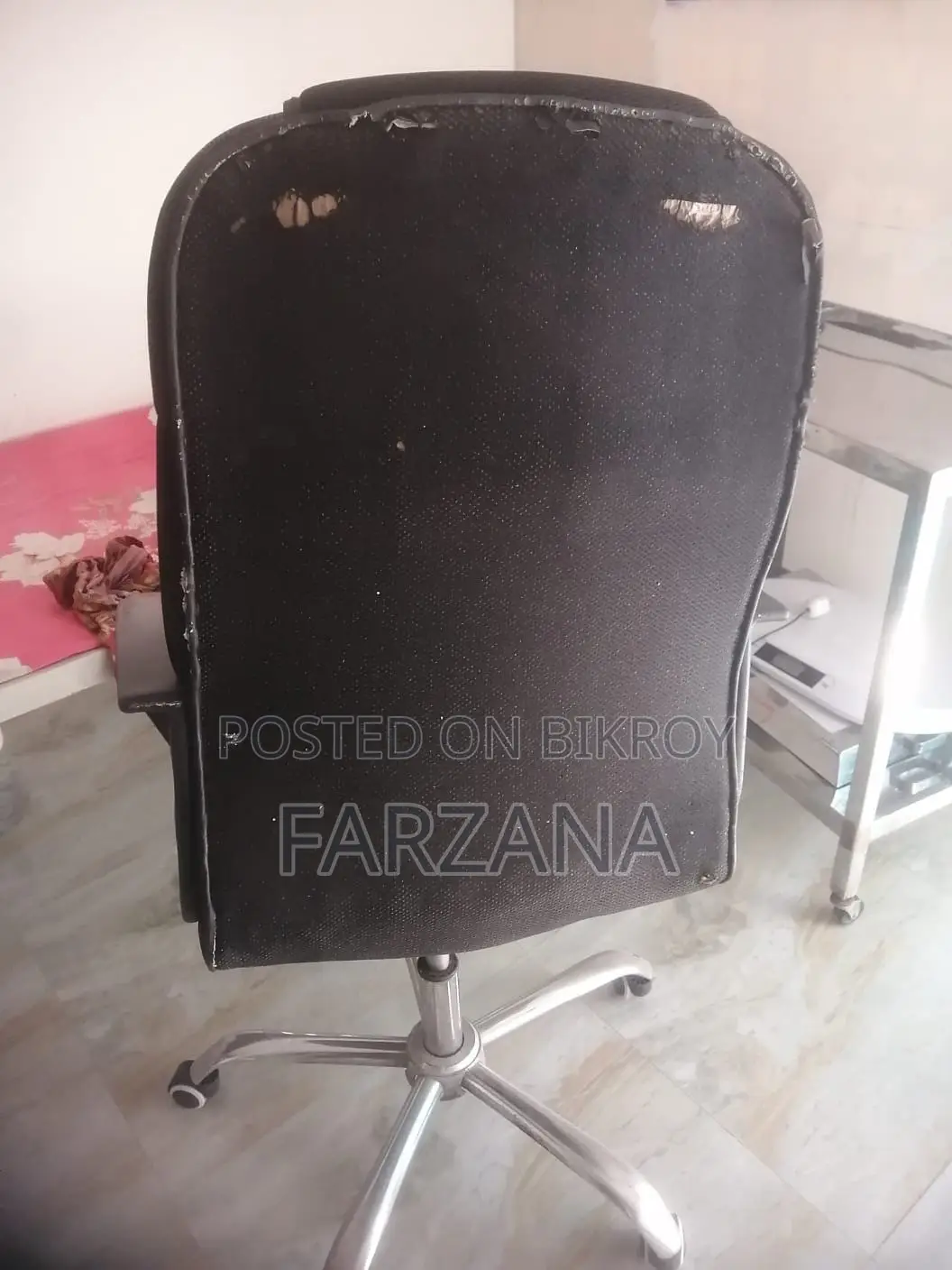 Used in the office. Selling because I will buy a new one.