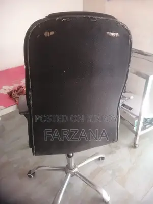 Used in the office. Selling because I will buy a new one.