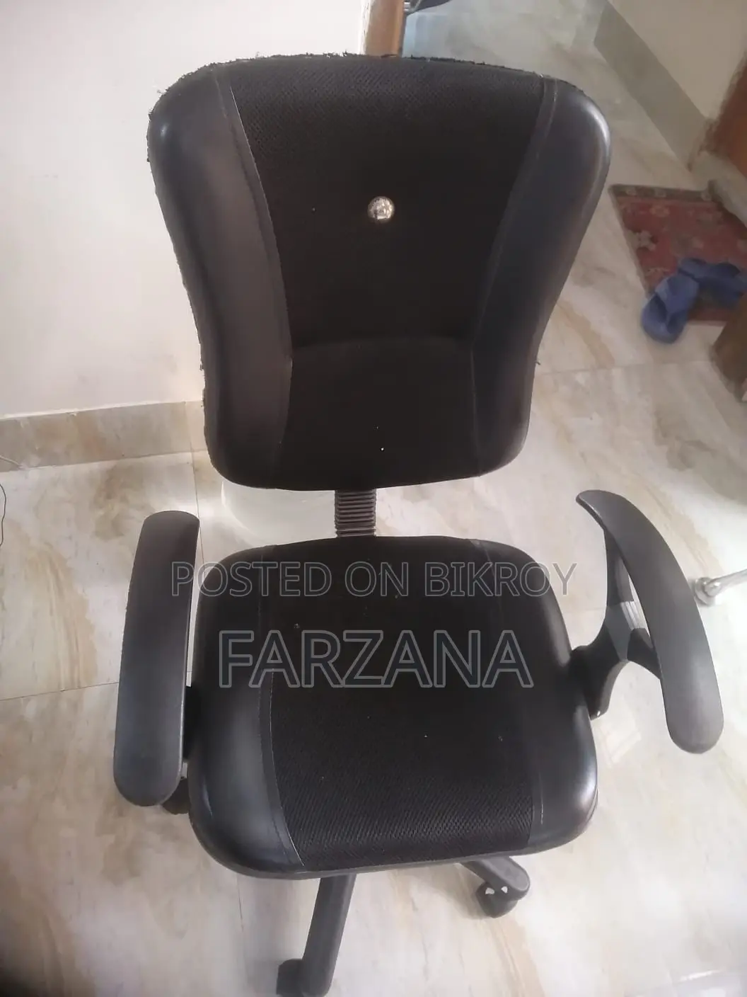 Used in the office. Selling because I will buy a new one.