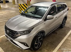 টয়োটা রাশ ১.৫ আরডাব্লুডি ২০১৯ সিলভার