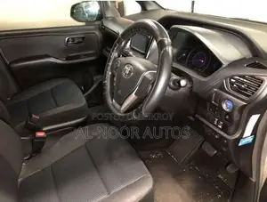 Toyota Noah 1.8 FWD Hybrid (7 seater) 2021 Silver
