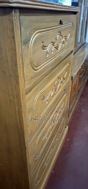 Four-compartment Wardrobe