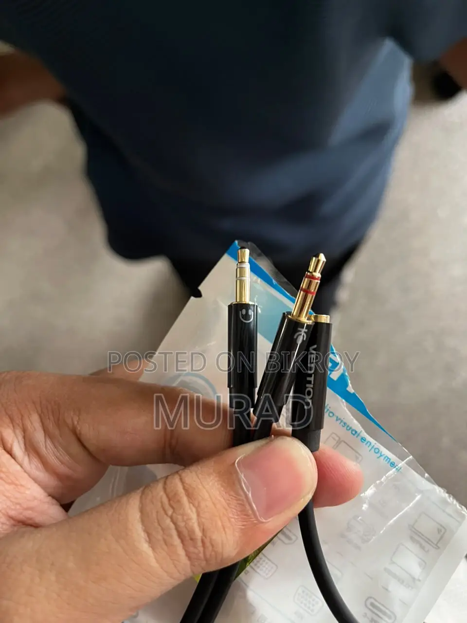 Vention Audio Splitter . Audio+Mic = Combine
