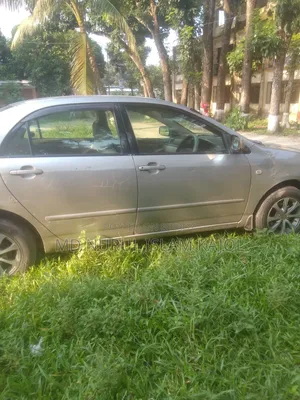 টয়োটা করোল্লা ২০০৪ বেইজ