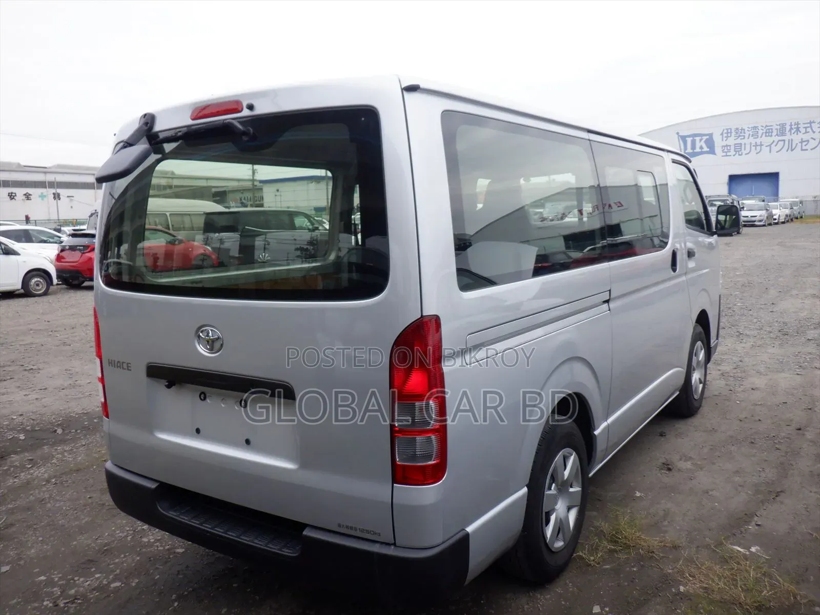 Toyota HiAce 2021 Silver