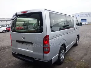 Toyota HiAce 2021 Silver