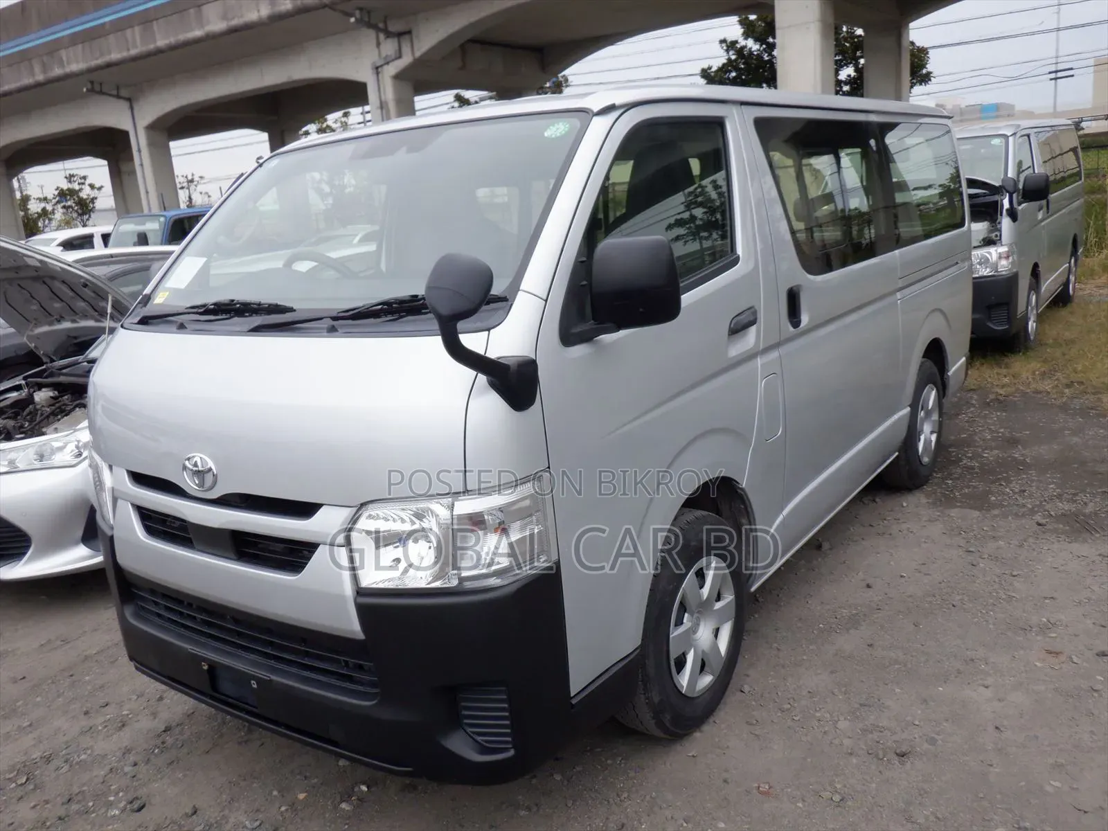 Toyota HiAce 2021 Silver