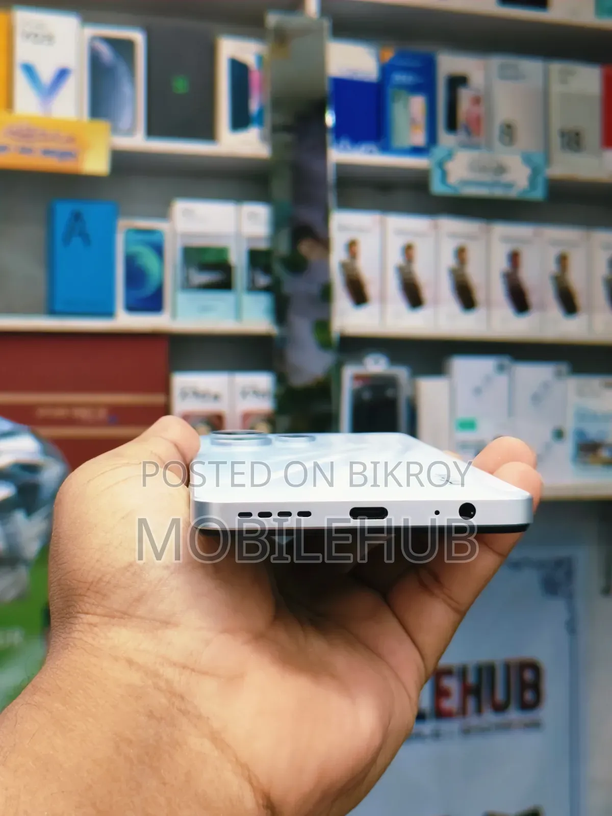 ইনফিনিক্স হট ৩০ ১২৮ জিবি সাদা