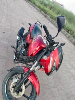 বাজাজ পালসার ১৫০ ২০১৮ লাল