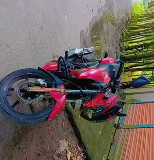 TVS Apache RTR 160 2V 2022 Red