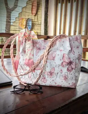স্টাইলিশ লেডিস ব্যাগ