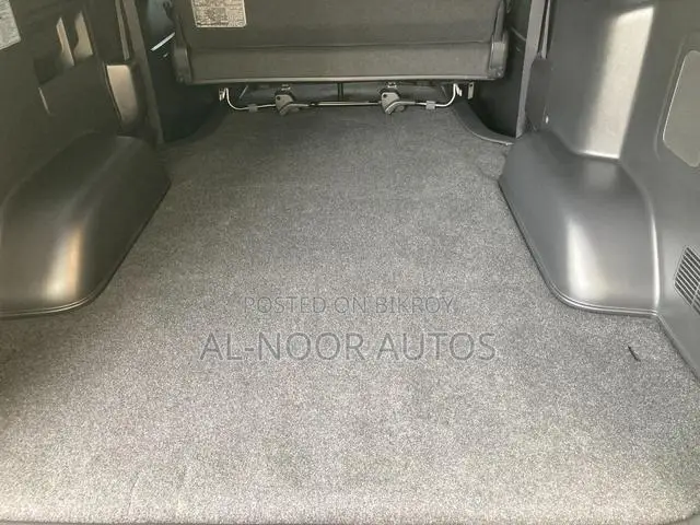 Toyota HiAce 2021 Black