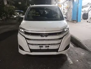 টয়োটা নোয়া ২.০ এফডব্লিউডি (৮ সিটার) ২০২১ পার্ল