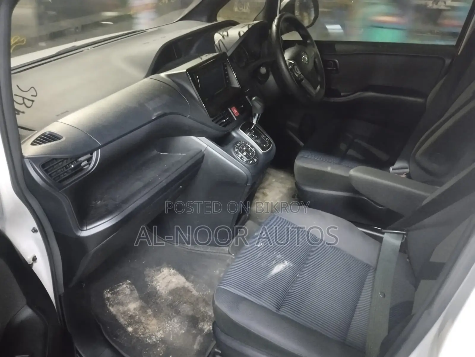 Toyota Noah 2.0 FWD (8 Seater) 2021 Pearl