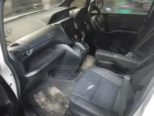 Toyota Noah 2.0 FWD (8 Seater) 2021 Pearl