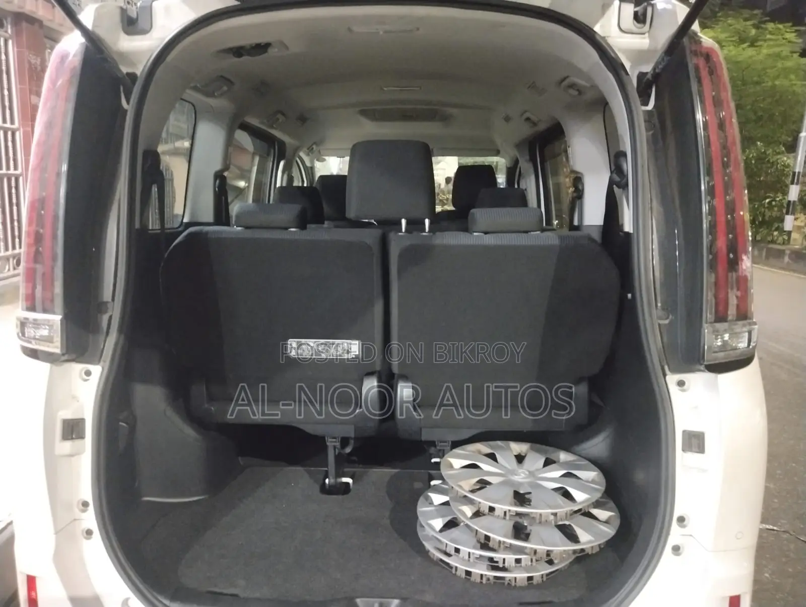 Toyota Noah 2.0 FWD (8 Seater) 2021 Pearl
