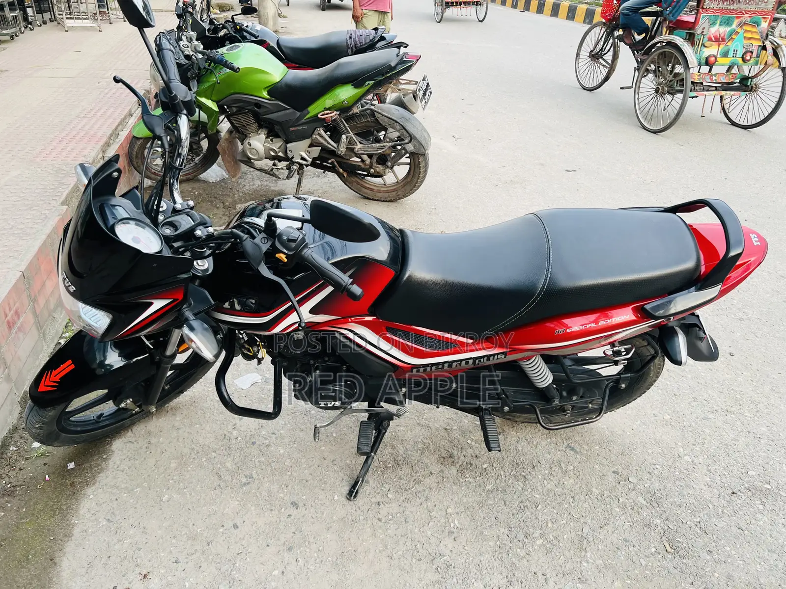 টিভিএস মেট্রো প্লাস ২০২৪ রেড