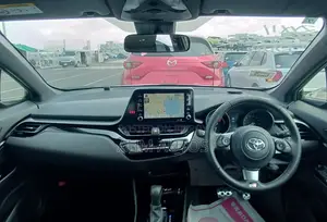 Toyota C-HR 2021 Pearl