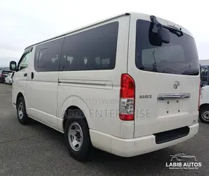 টয়োটা হায়েস ২০২১ হোয়াইট