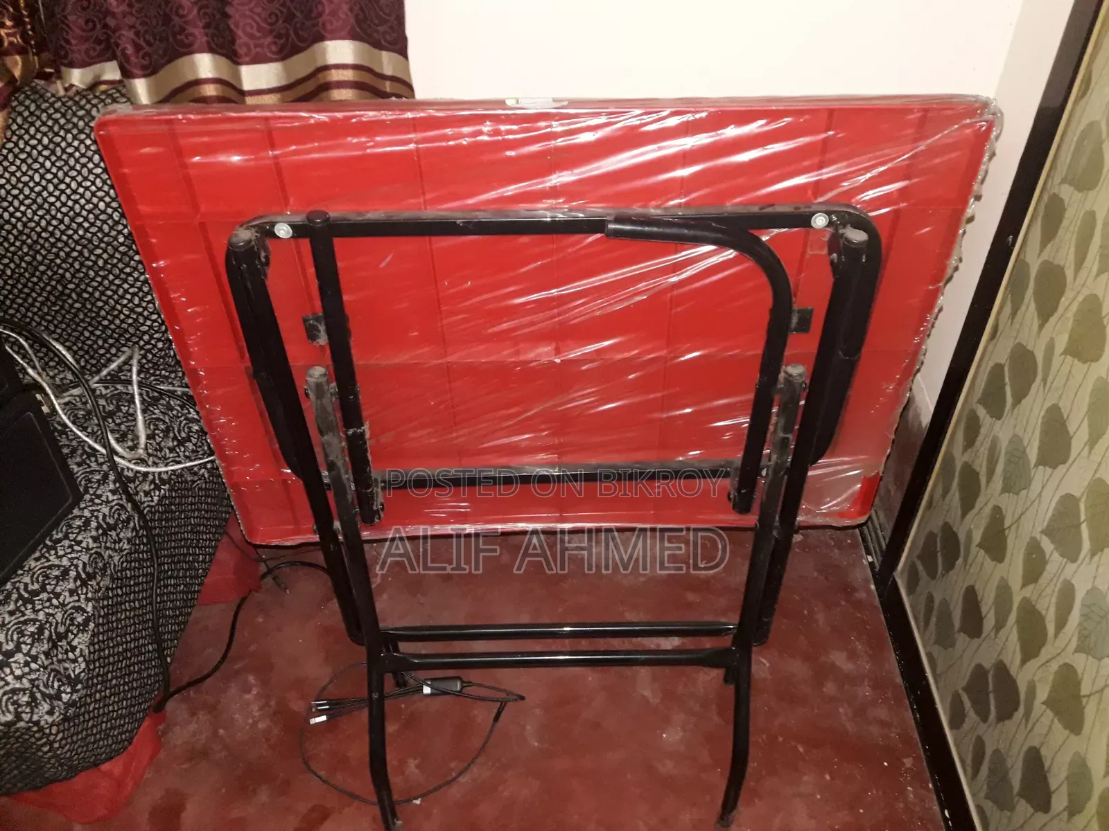 Folding Table 3 Days Used Totally New