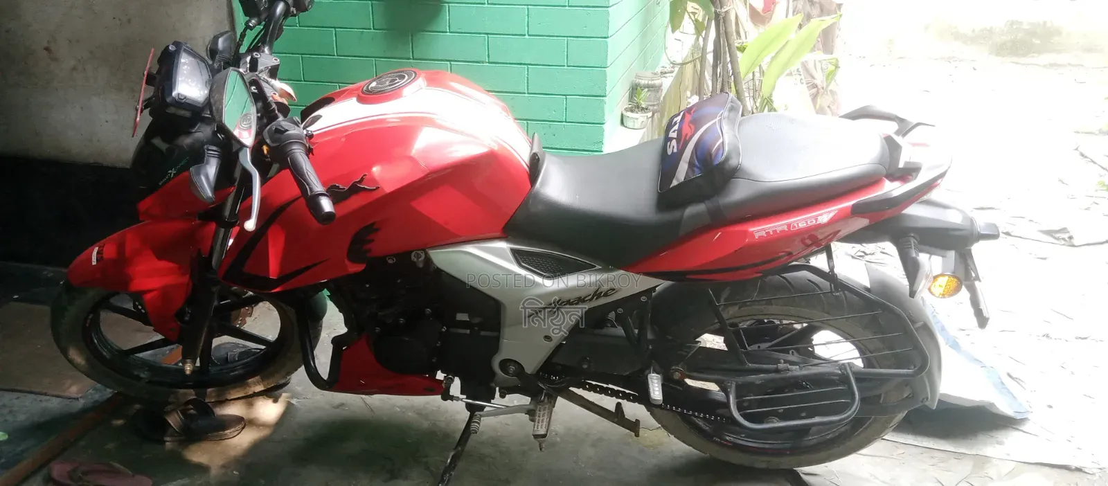 TVS Apache RTR 160 4V 2024 Red