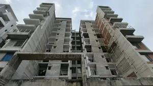 5bdrm Apartment in Japasty, Baridhara for Sale