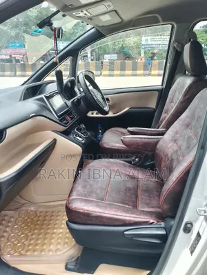 টয়োটা নোহা ২০১৪ পার্ল