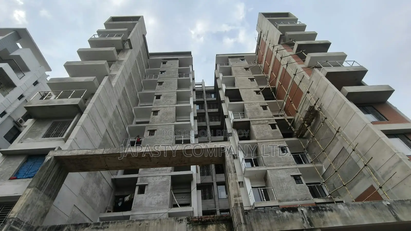4 Bedroom Apartment in Japasty, Basundhara for sale
