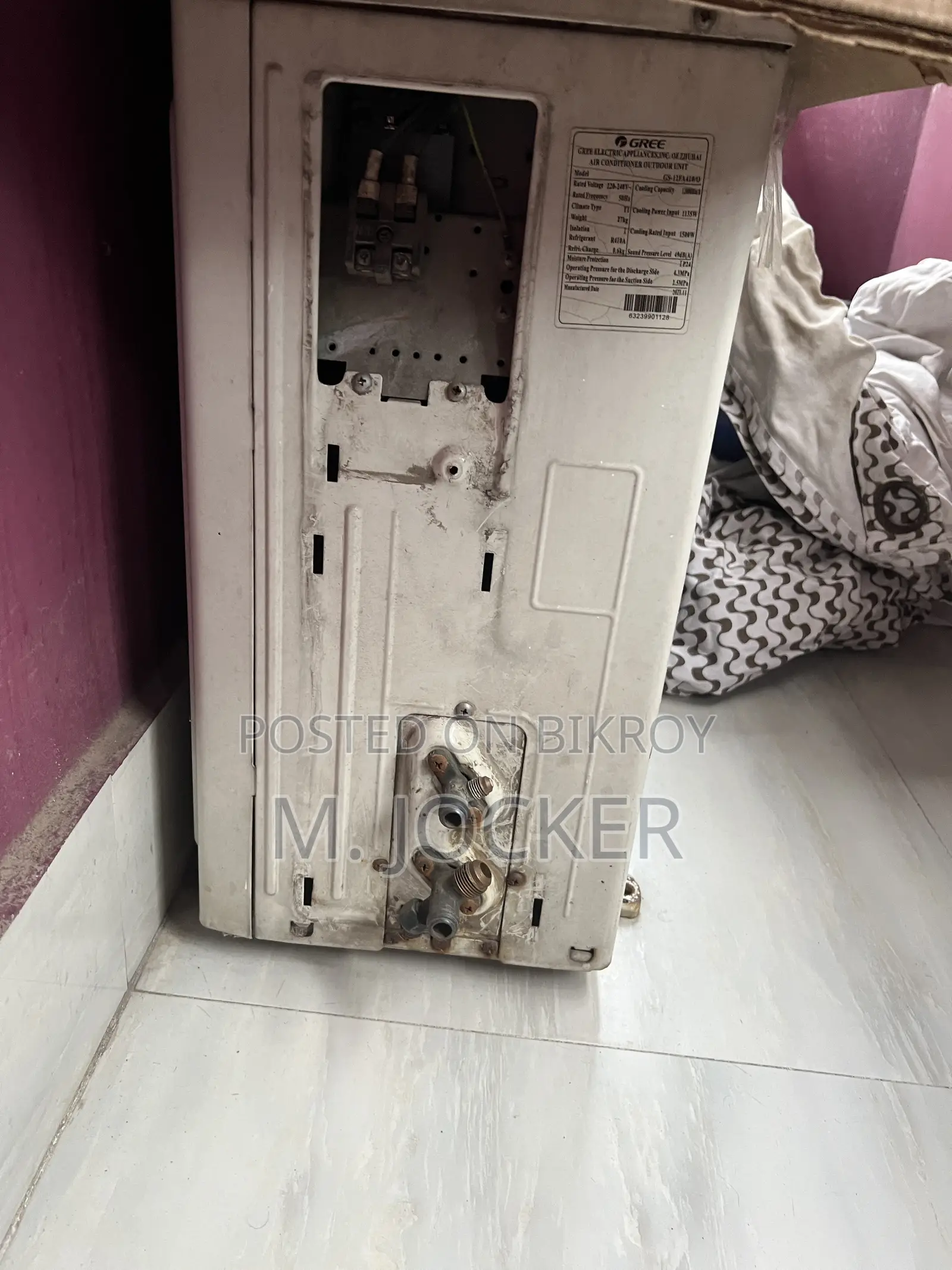 2 টা a/C - ১ ও ১.৫ টন এসি